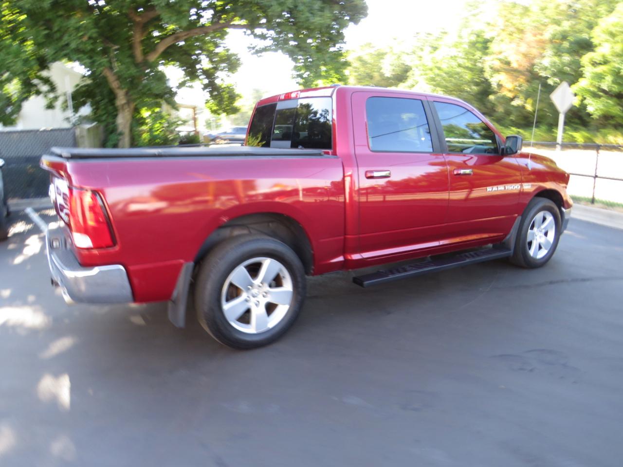 RAM 1500 4WD Crew Cab 140.5" Big Horn 2012