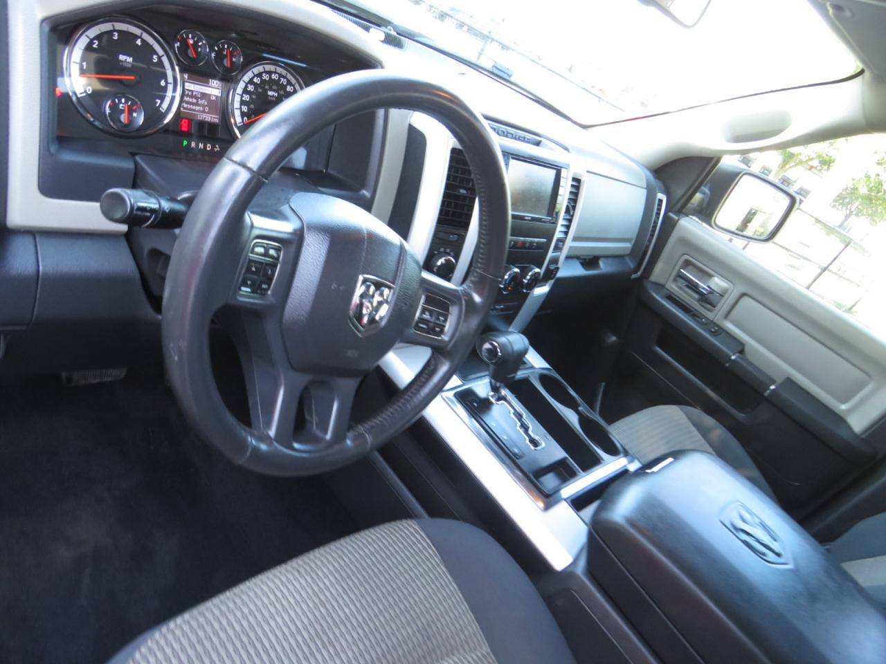 RAM 1500 4WD Crew Cab 140.5" Big Horn 2012