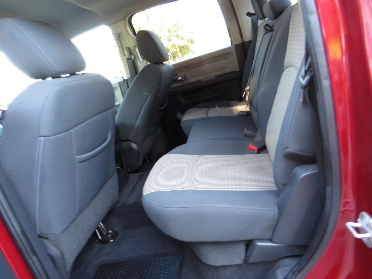 RAM 1500 4WD Crew Cab 140.5" Big Horn 2012