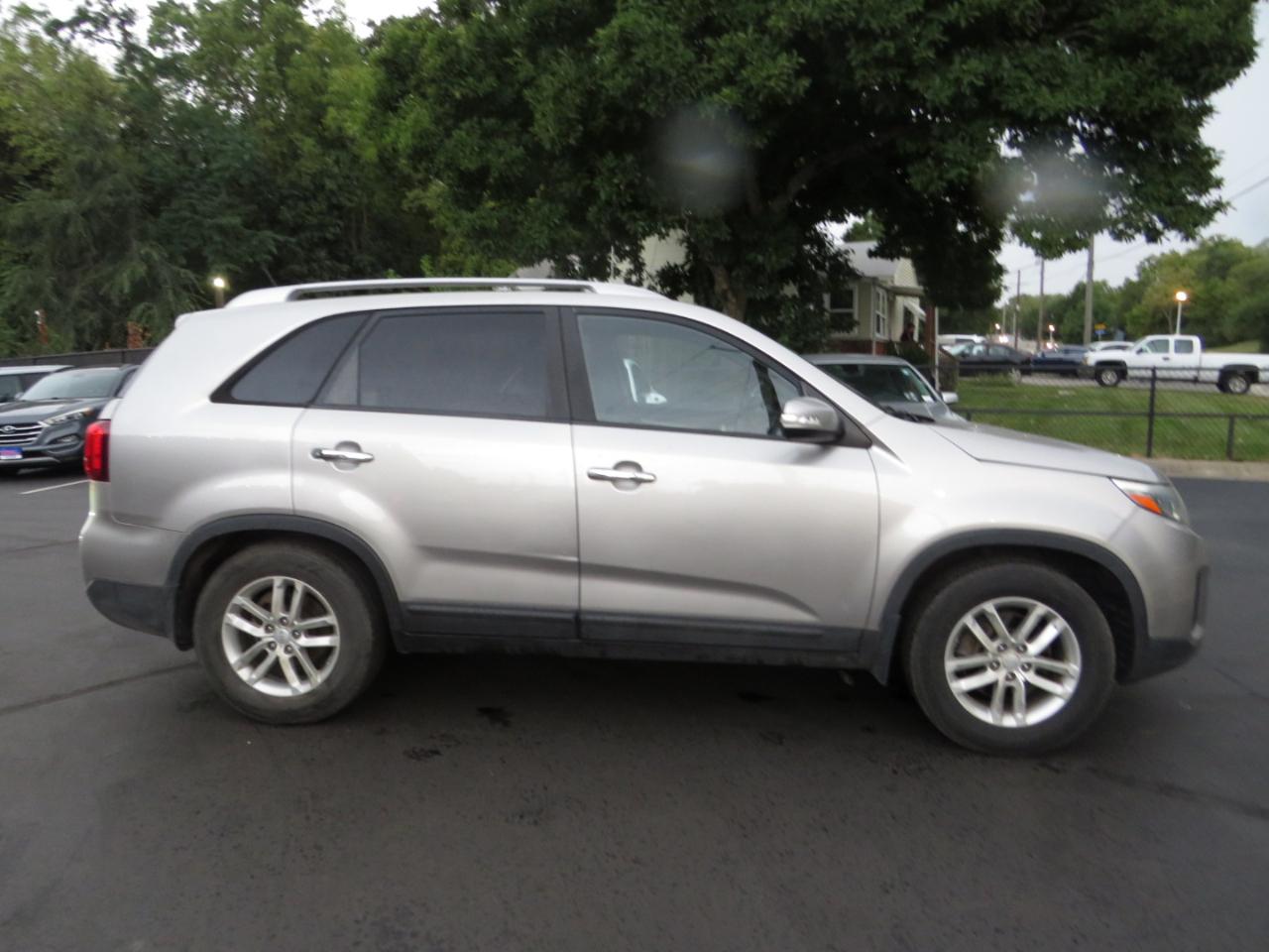 Kia Sorento 2WD 4dr I4 LX 2015