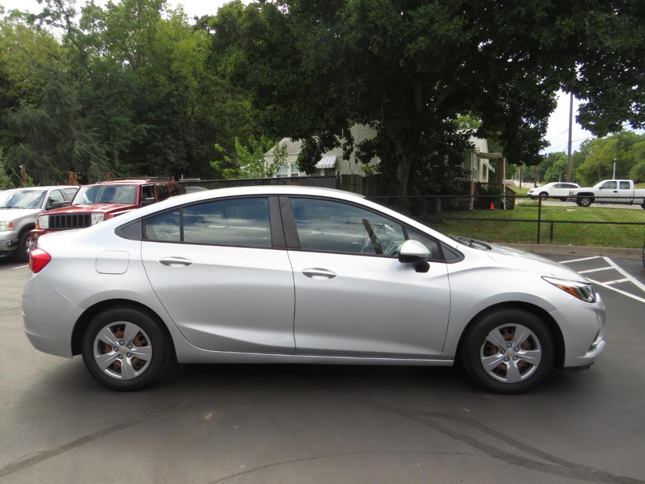 Chevrolet Cruze 4dr Sdn 1.4L LS w/1SB 2017