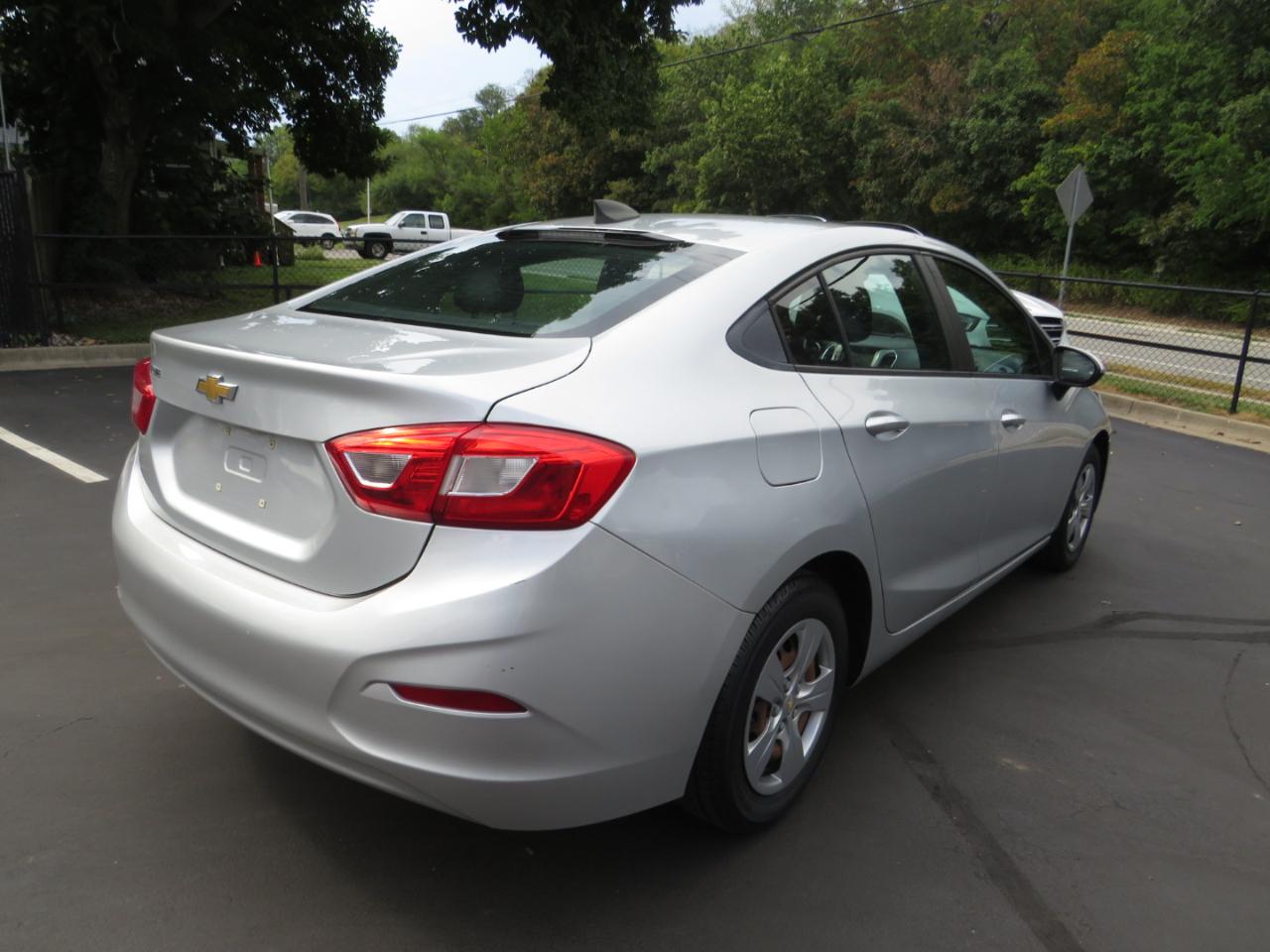 Chevrolet Cruze 4dr Sdn 1.4L LS w/1SB 2017