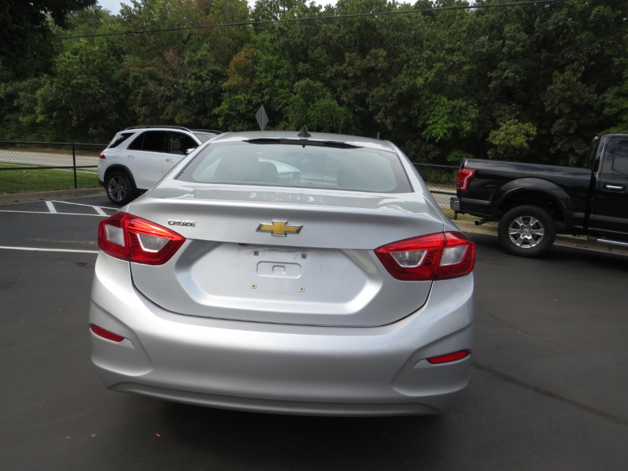 Chevrolet Cruze 4dr Sdn 1.4L LS w/1SB 2017