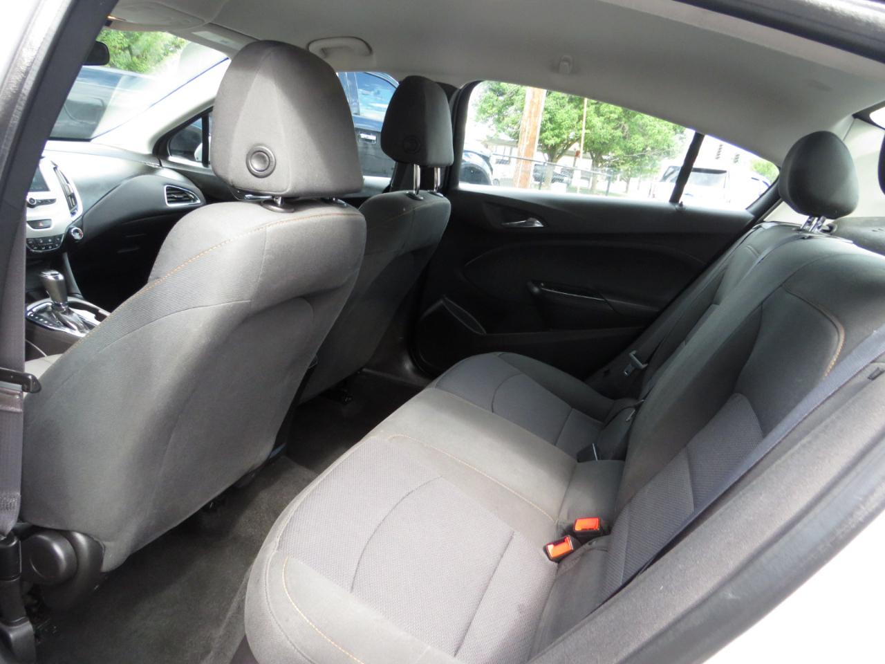 Chevrolet Cruze 4dr Sdn 1.4L LS w/1SB 2017
