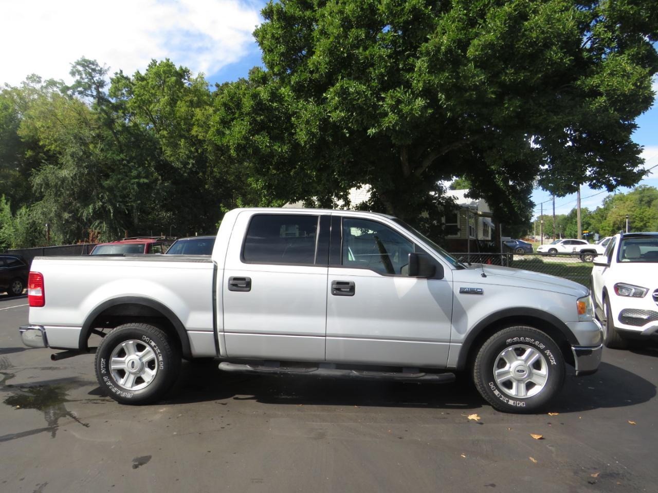 Ford F-150 SuperCrew 139" XLT 2004