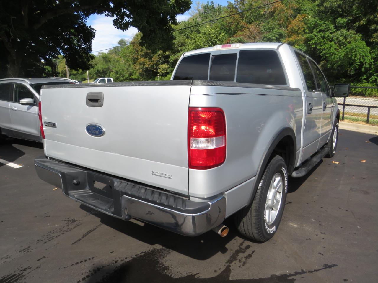 Ford F-150 SuperCrew 139" XLT 2004