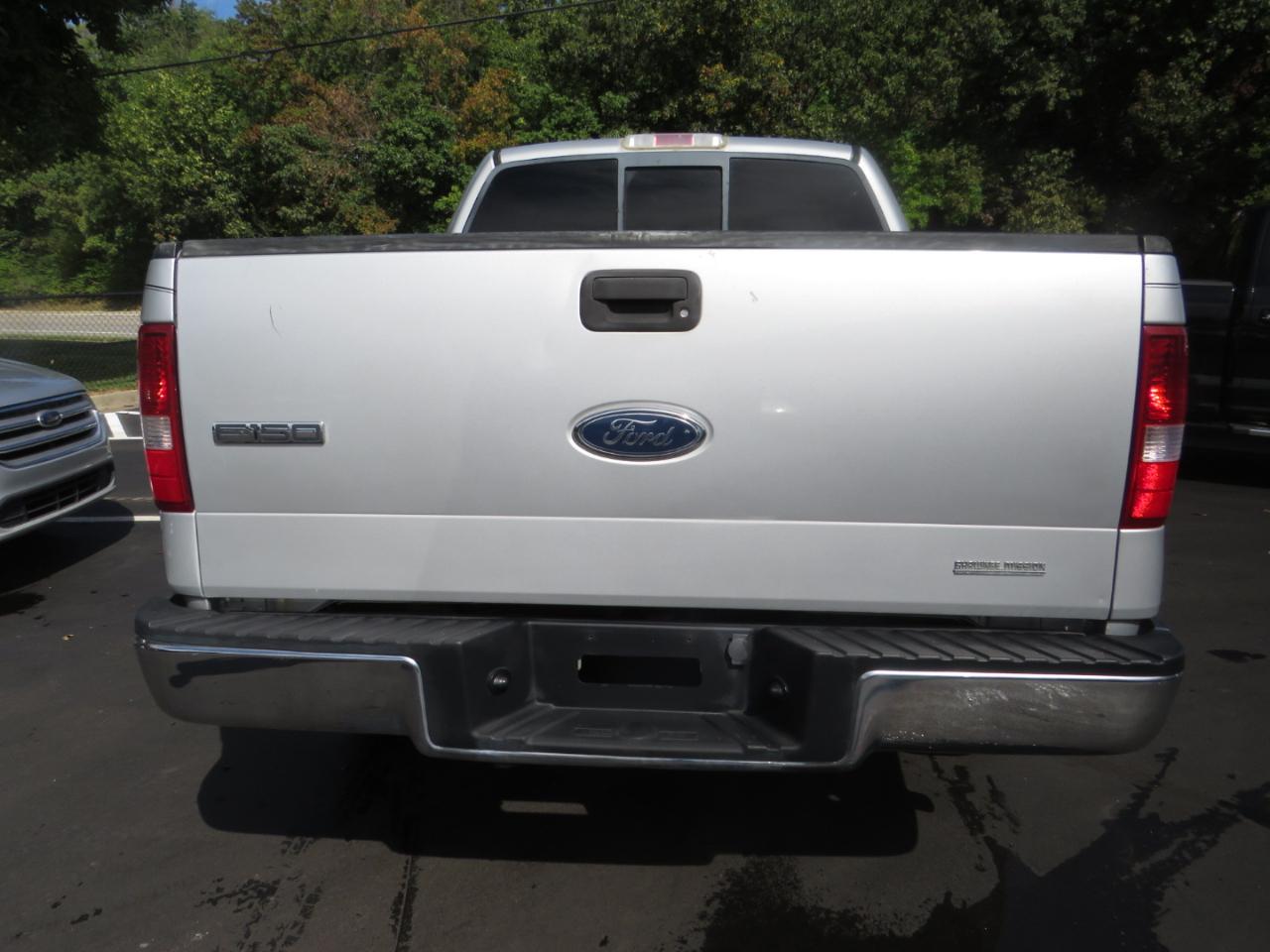 Ford F-150 SuperCrew 139" XLT 2004