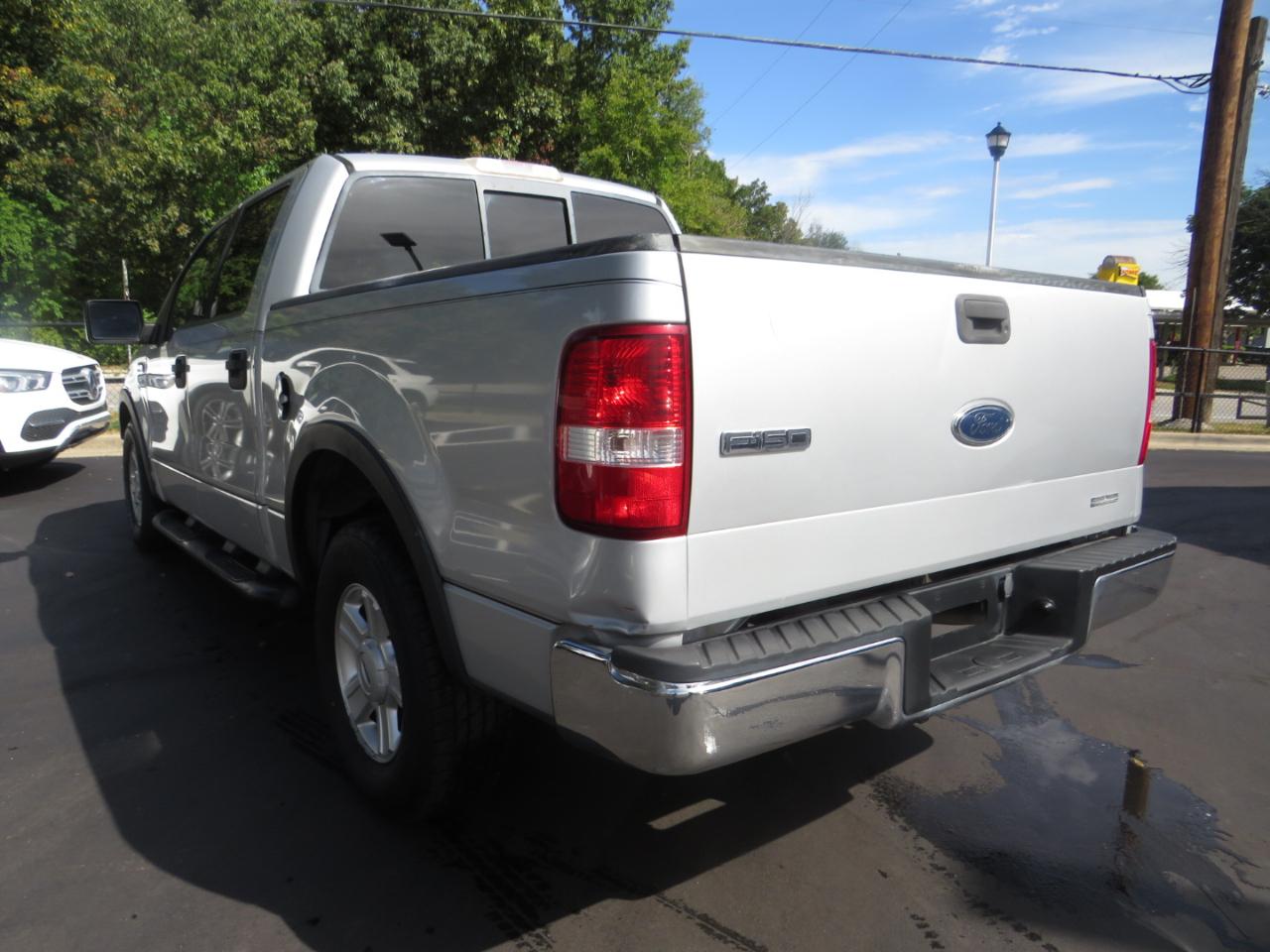 Ford F-150 SuperCrew 139" XLT 2004