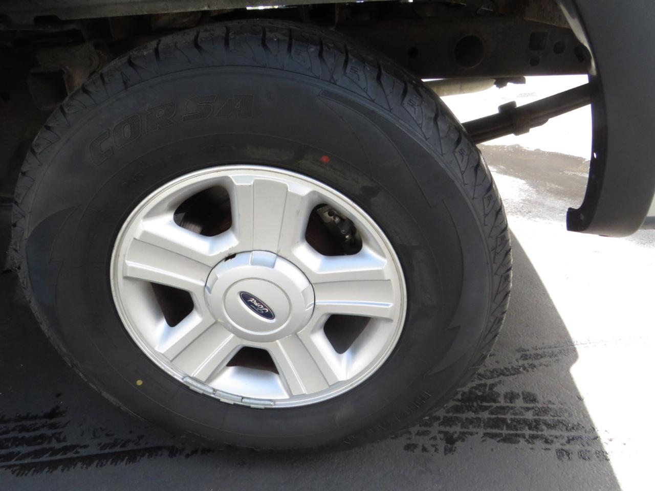 Ford F-150 SuperCrew 139" XLT 2004