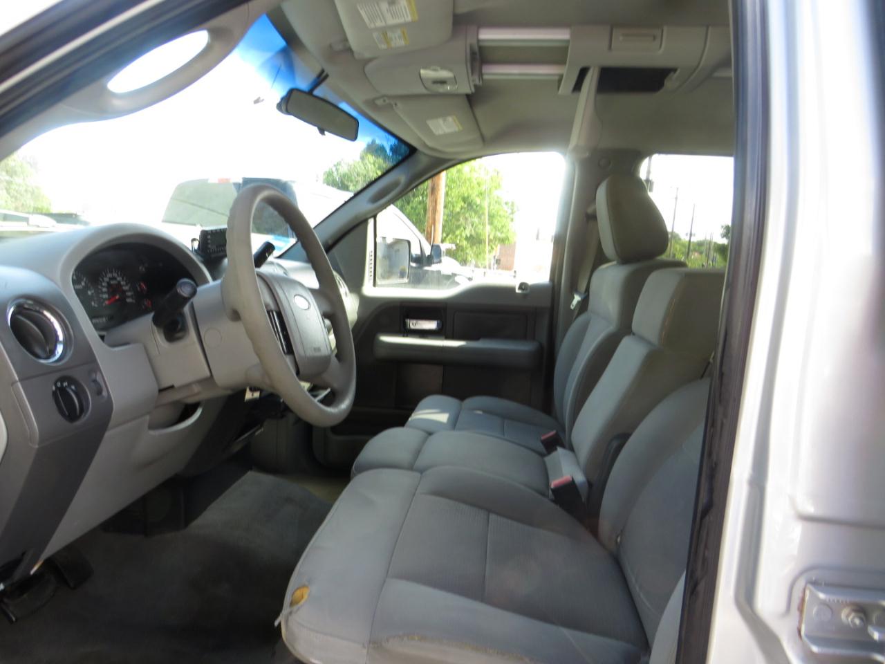 Ford F-150 SuperCrew 139" XLT 2004
