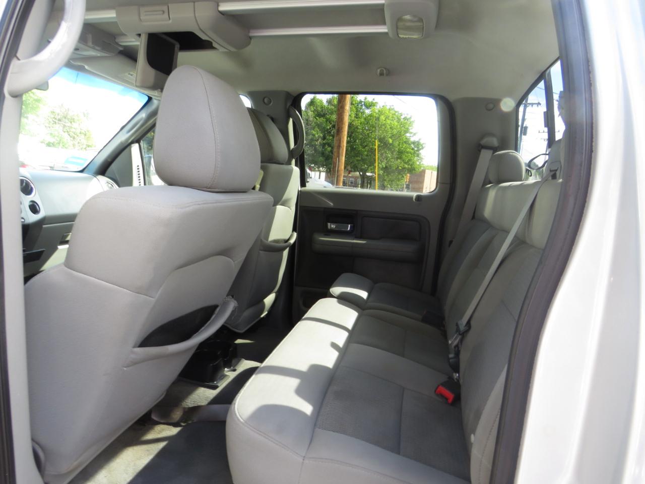 Ford F-150 SuperCrew 139" XLT 2004