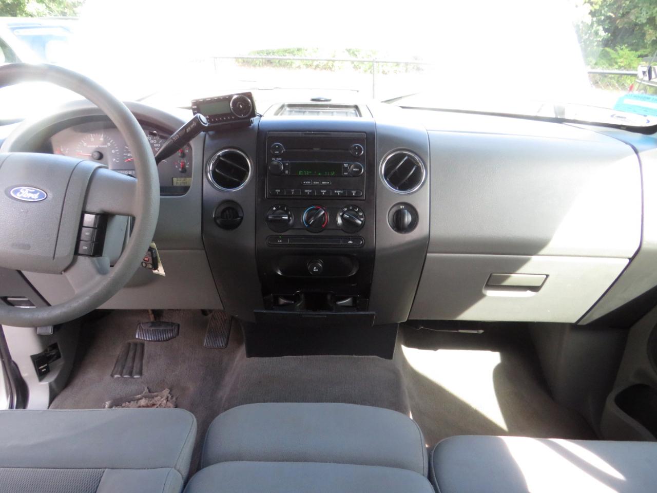 Ford F-150 SuperCrew 139" XLT 2004