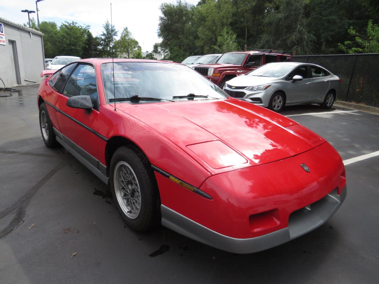 Pontiac Fiero 2dr Coupe Sport GT 5-Spd 1986