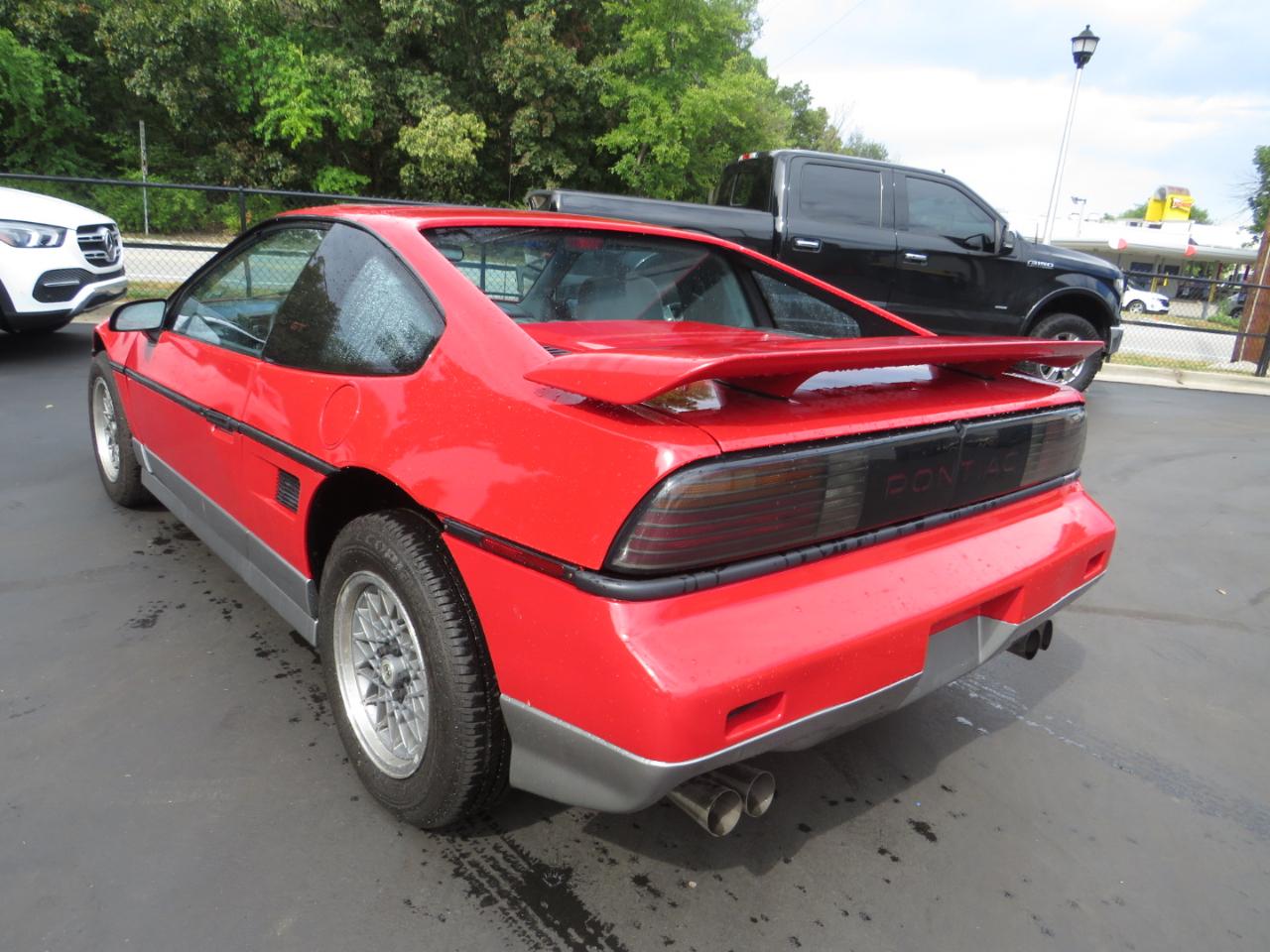 Pontiac Fiero 2dr Coupe Sport GT 5-Spd 1986