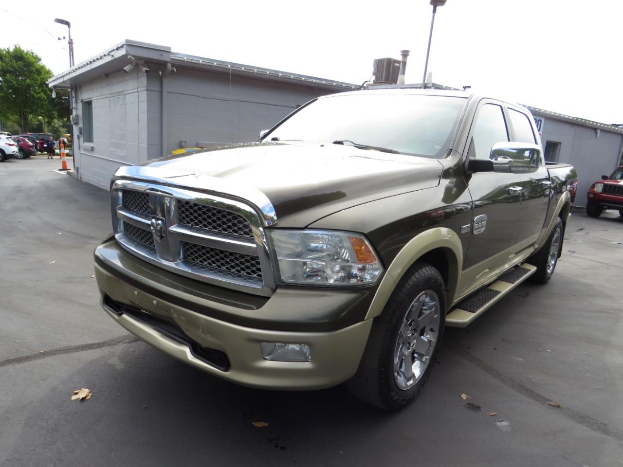 RAM 1500 4WD Crew Cab 140.5" Laramie Longhorn Edition 2012