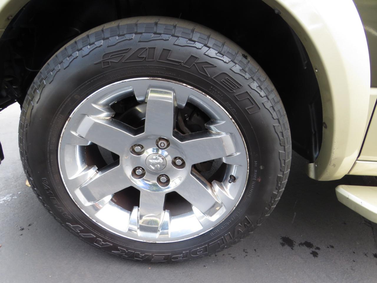 RAM 1500 4WD Crew Cab 140.5" Laramie Longhorn Edition 2012
