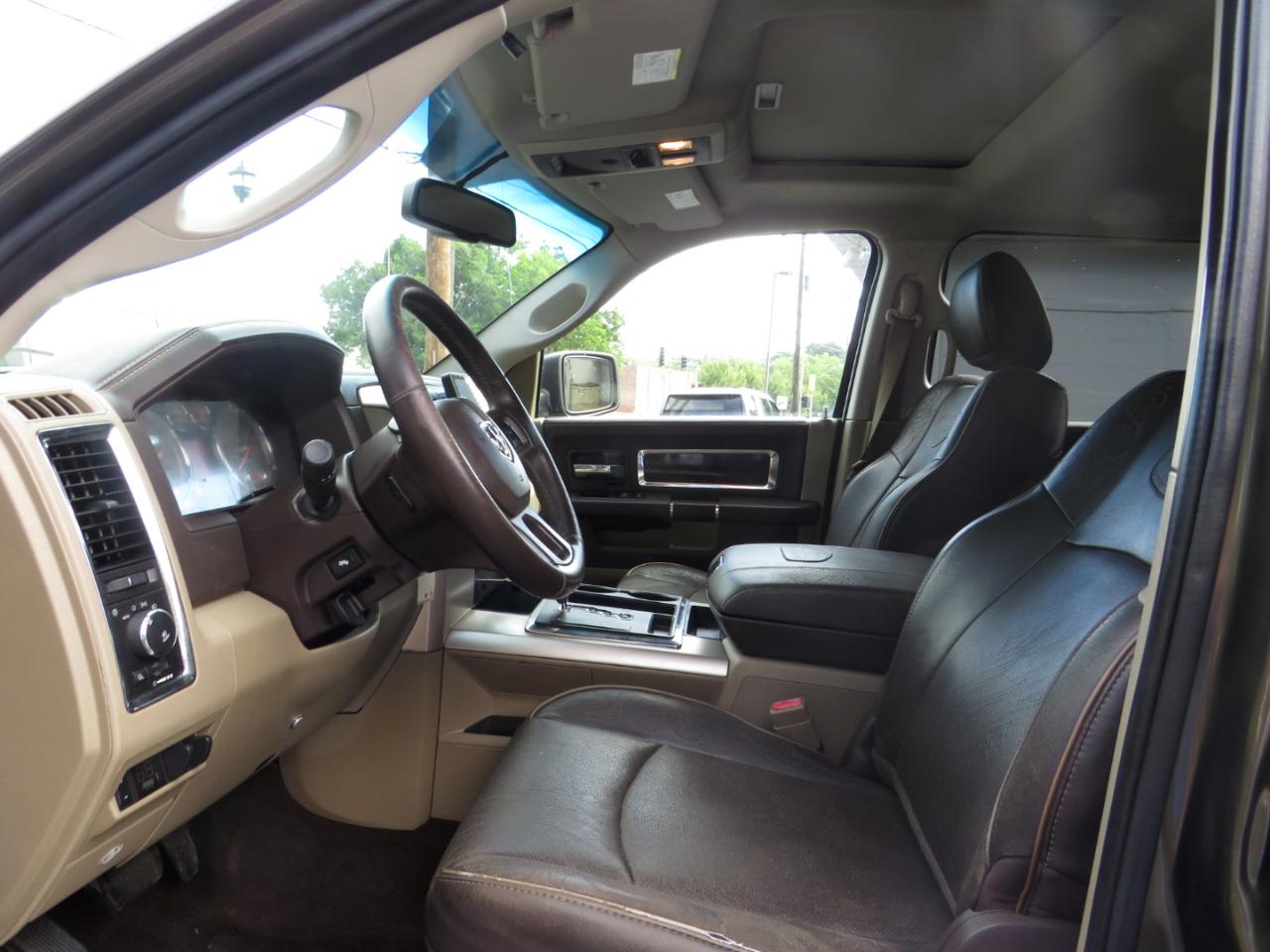 RAM 1500 4WD Crew Cab 140.5" Laramie Longhorn Edition 2012