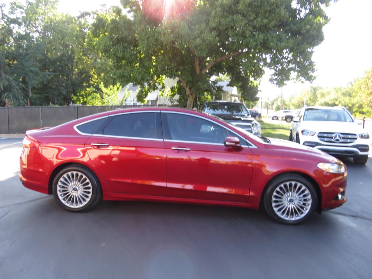 Ford Fusion 4dr Sdn Titanium FWD 2015