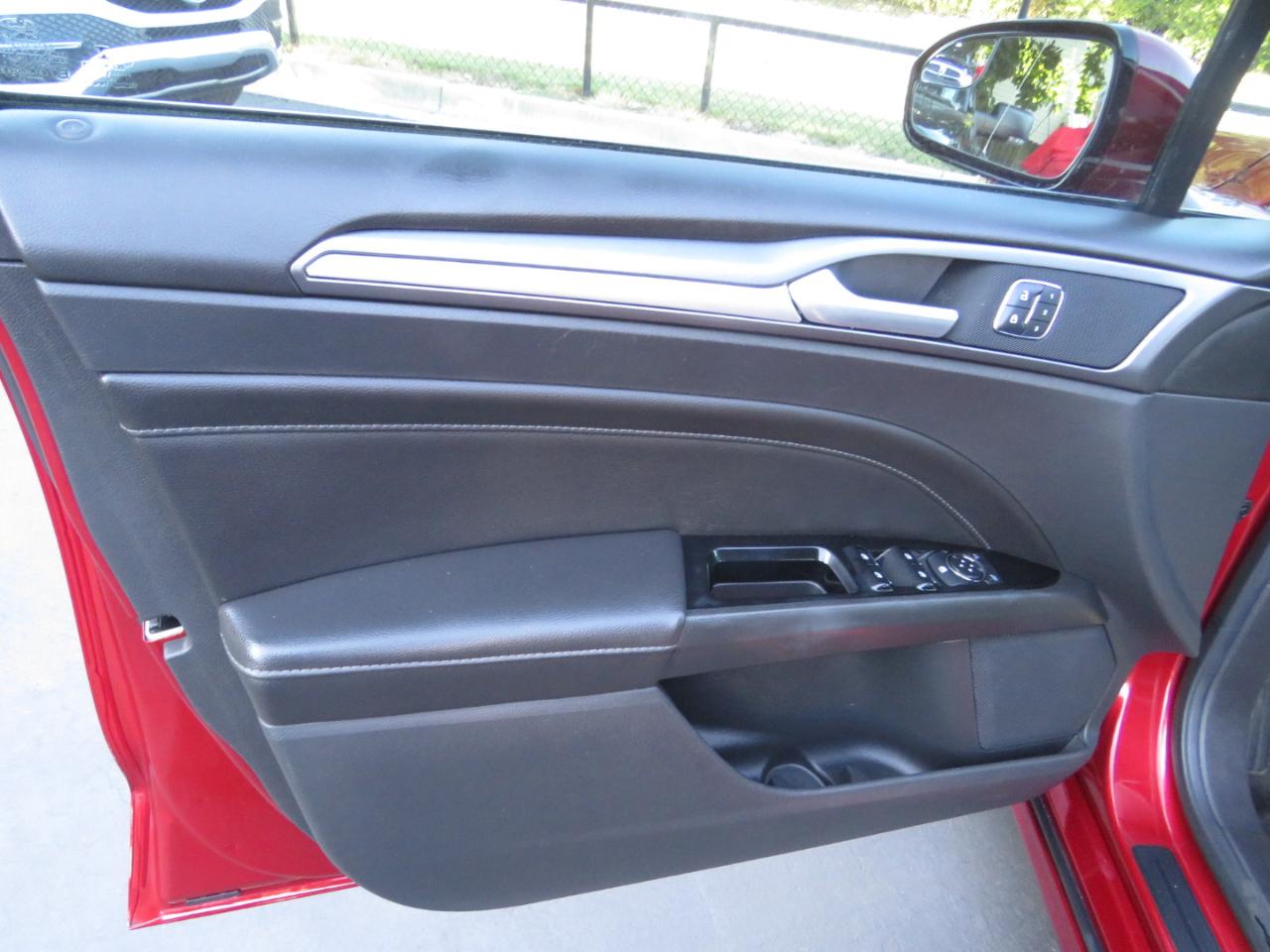 Ford Fusion 4dr Sdn Titanium FWD 2015