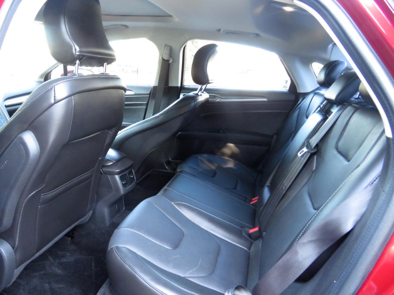 Ford Fusion 4dr Sdn Titanium FWD 2015
