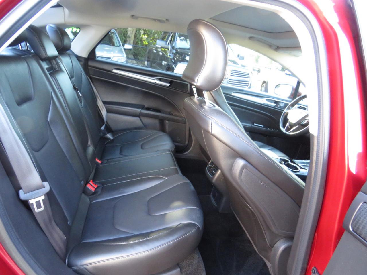 Ford Fusion 4dr Sdn Titanium FWD 2015
