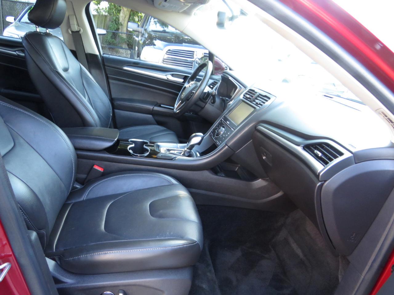 Ford Fusion 4dr Sdn Titanium FWD 2015