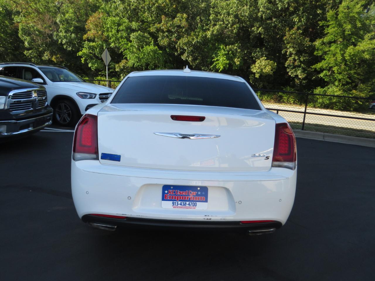 Chrysler 300 4dr Sdn 300S RWD 2015