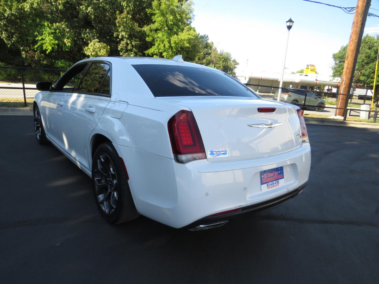 Chrysler 300 4dr Sdn 300S RWD 2015