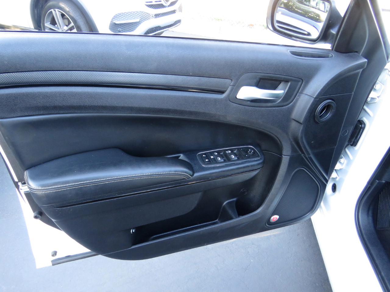Chrysler 300 4dr Sdn 300S RWD 2015