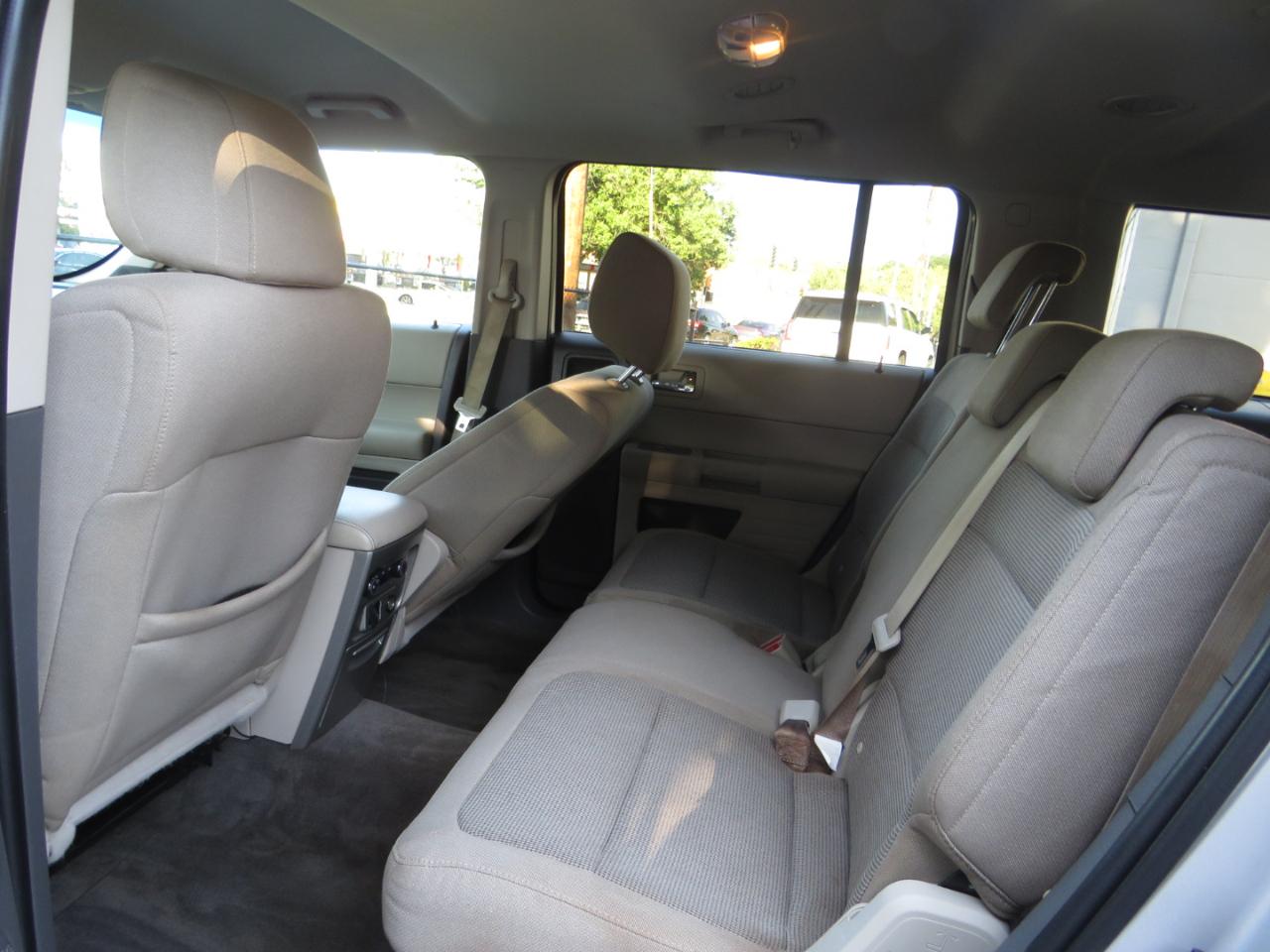 Ford Flex 4dr SE FWD 2011