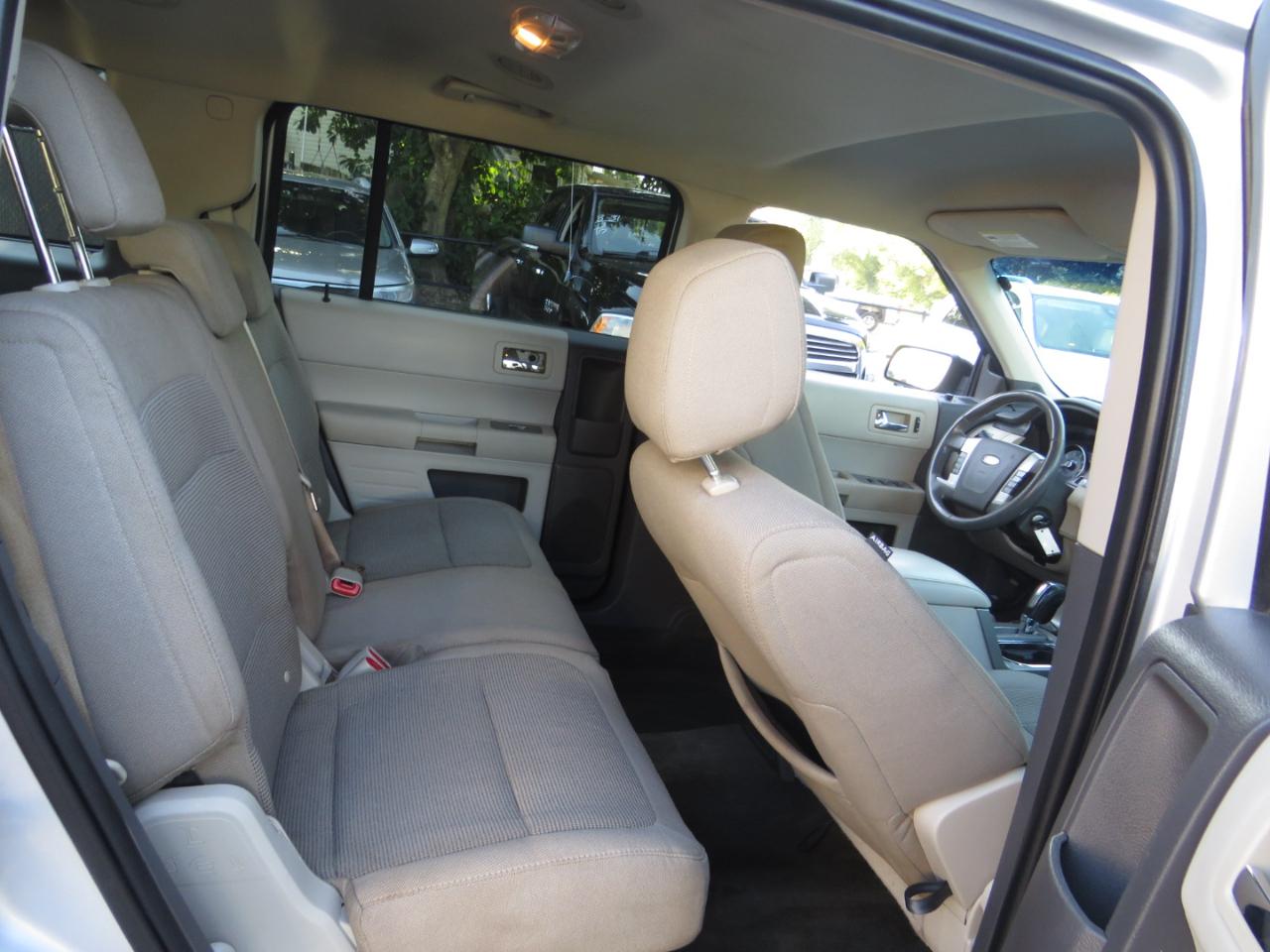 Ford Flex 4dr SE FWD 2011