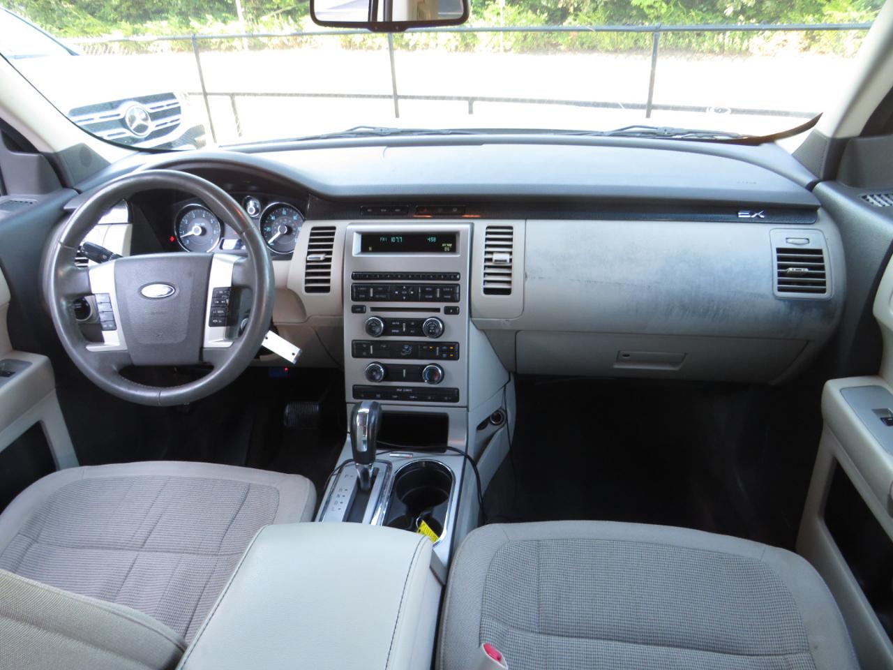 Ford Flex 4dr SE FWD 2011