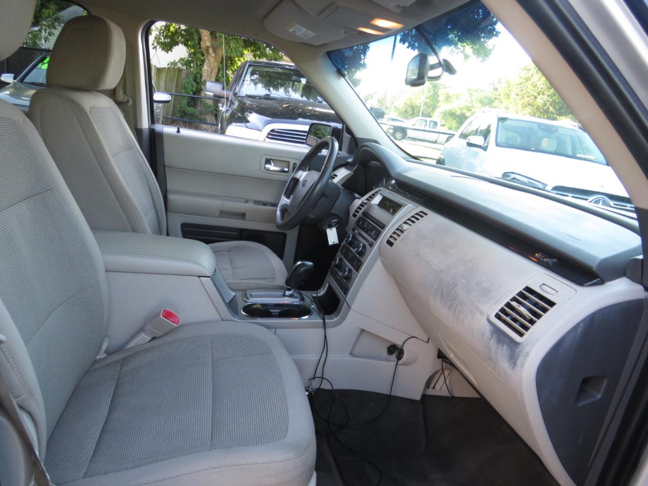 Ford Flex 4dr SE FWD 2011