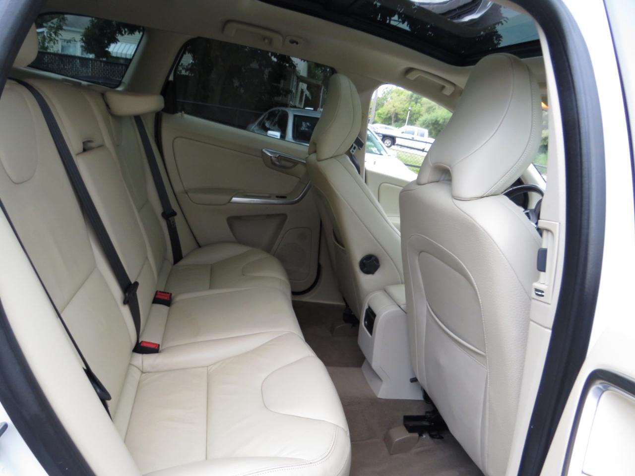 Volvo XC60 AWD 4dr 3.2L 2014