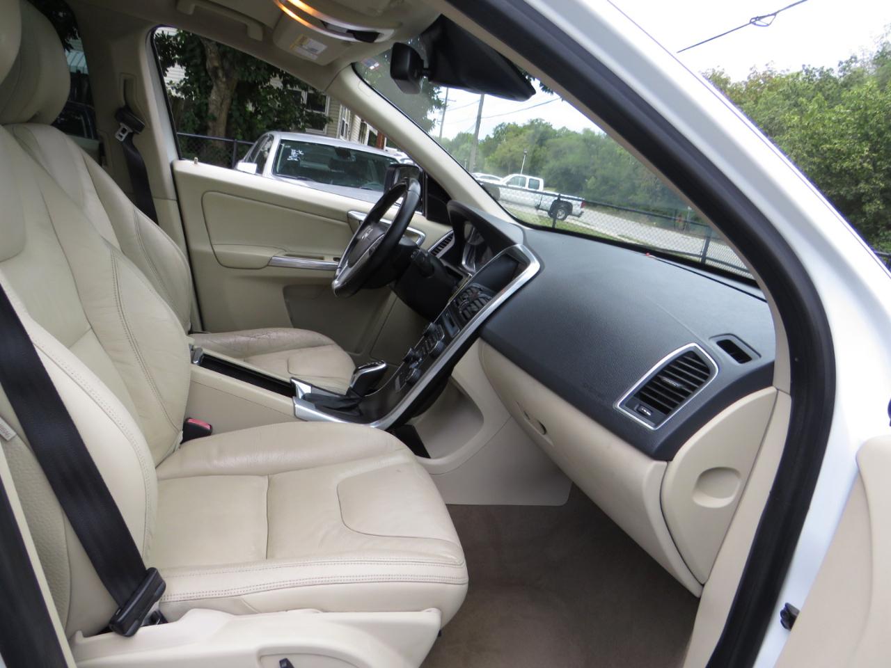 Volvo XC60 AWD 4dr 3.2L 2014