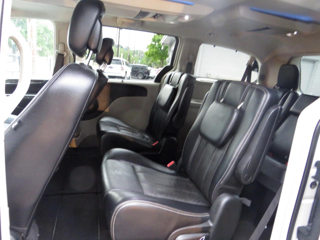 Chrysler Town & Country 4dr Wgn Touring-L 2013