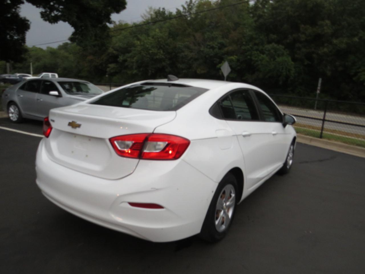 Chevrolet Cruze 4dr Sdn 1.4L LS w/1SB 2018