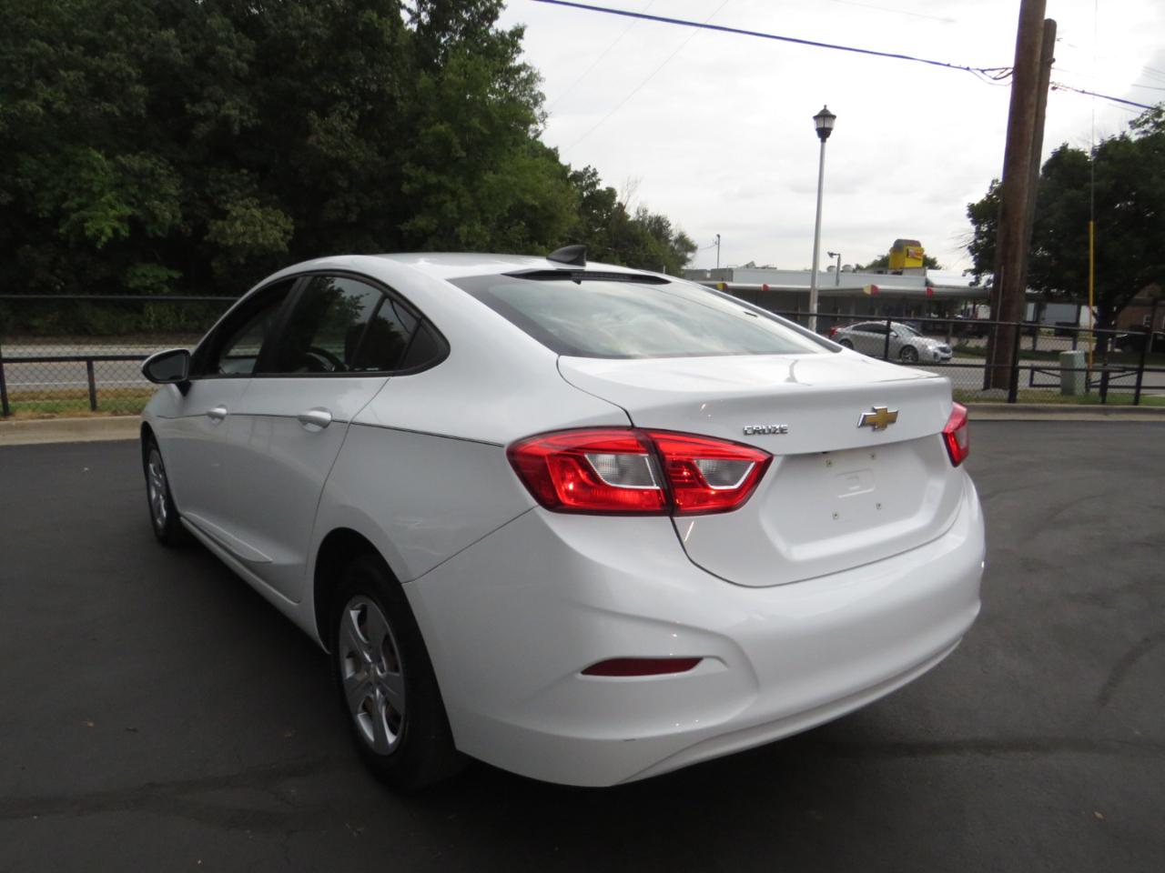 Chevrolet Cruze 4dr Sdn 1.4L LS w/1SB 2018