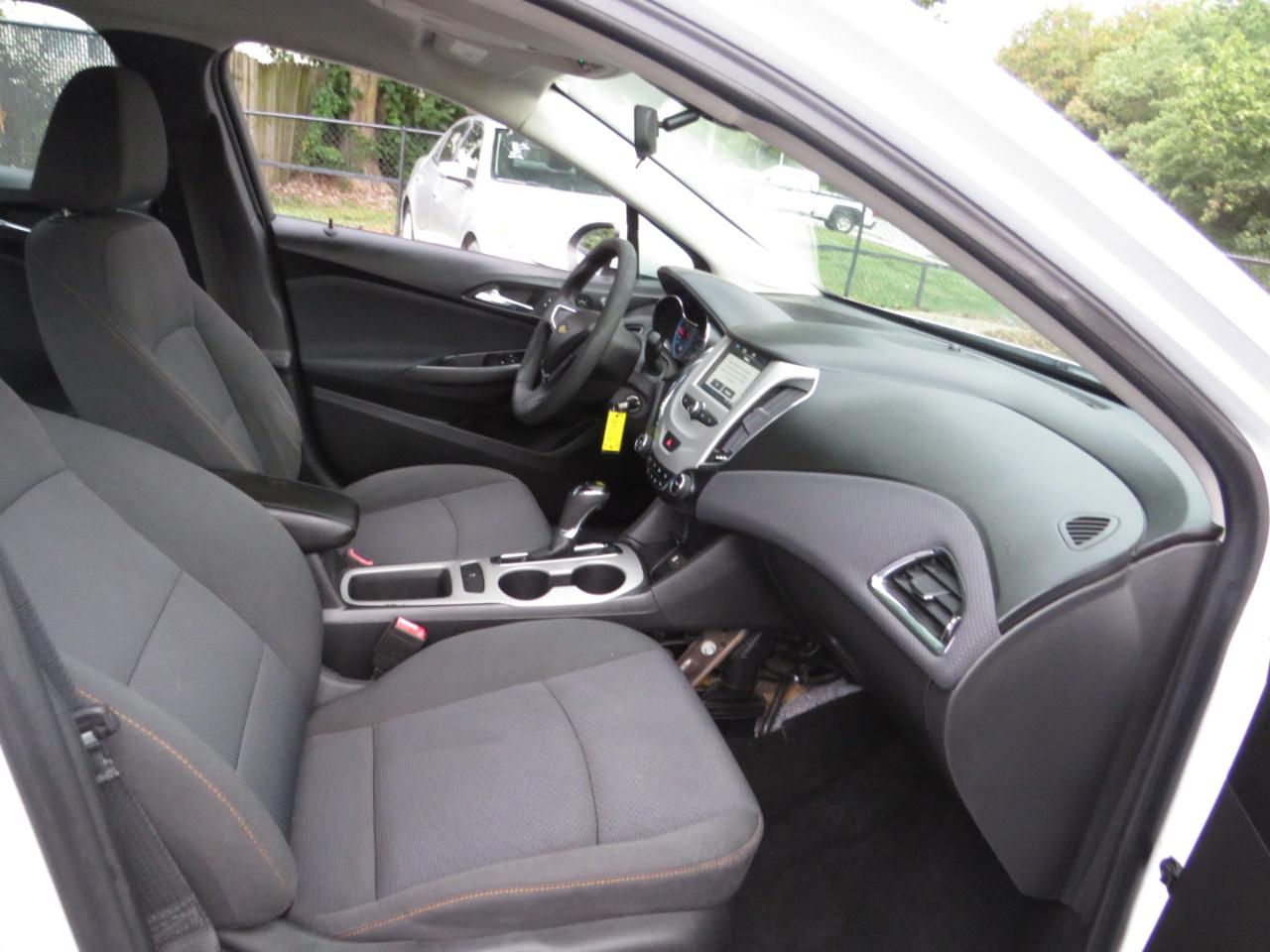 Chevrolet Cruze 4dr Sdn 1.4L LS w/1SB 2018