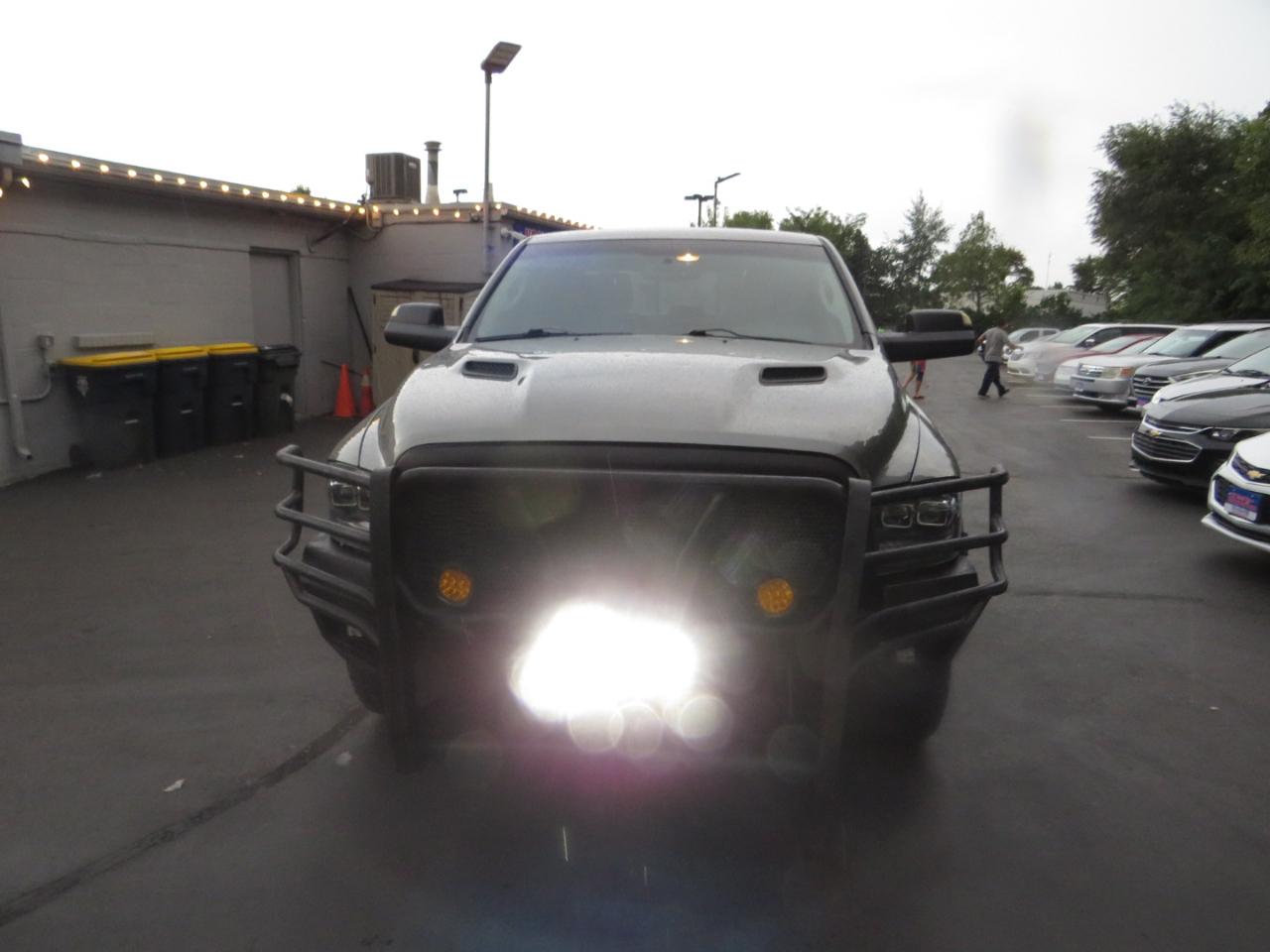 RAM 1500 4WD Crew Cab 140.5" Sport 2011