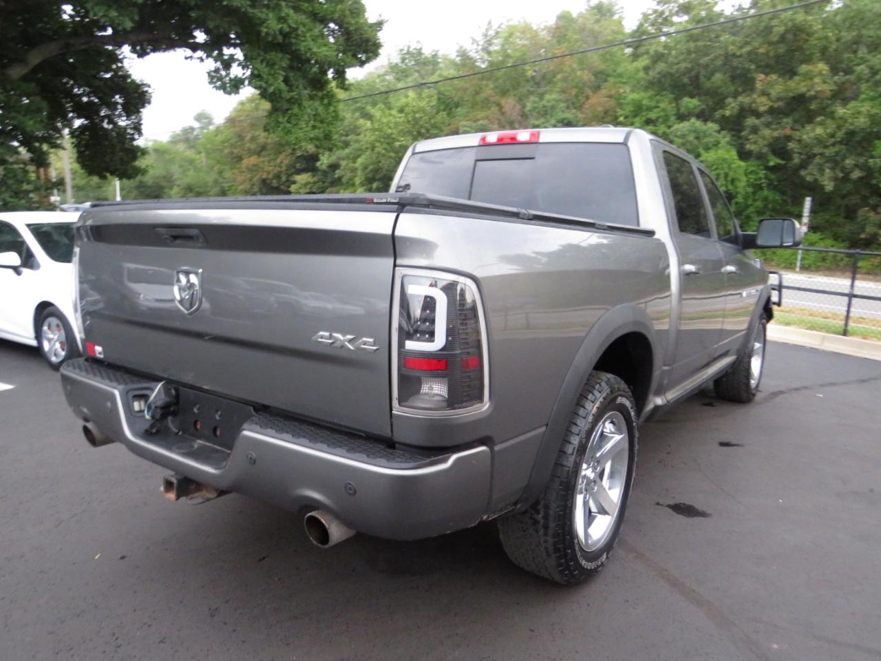 RAM 1500 4WD Crew Cab 140.5" Sport 2011