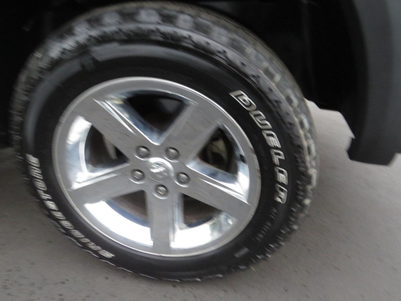 RAM 1500 4WD Crew Cab 140.5" Sport 2011