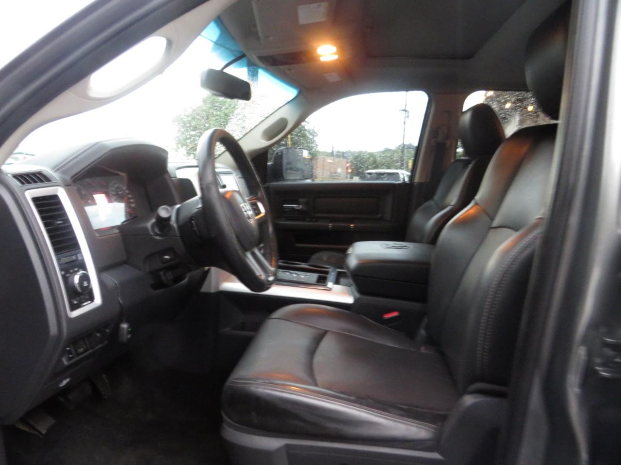 RAM 1500 4WD Crew Cab 140.5" Sport 2011