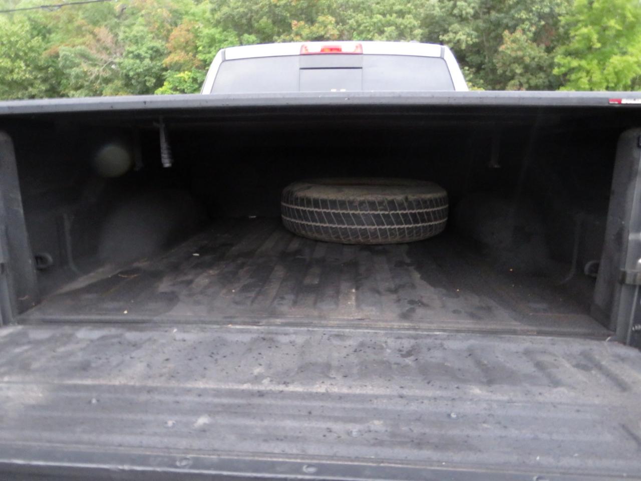RAM 1500 4WD Crew Cab 140.5" Sport 2011
