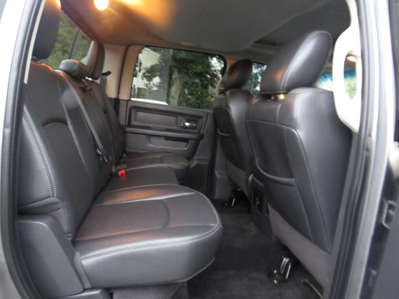 RAM 1500 4WD Crew Cab 140.5" Sport 2011