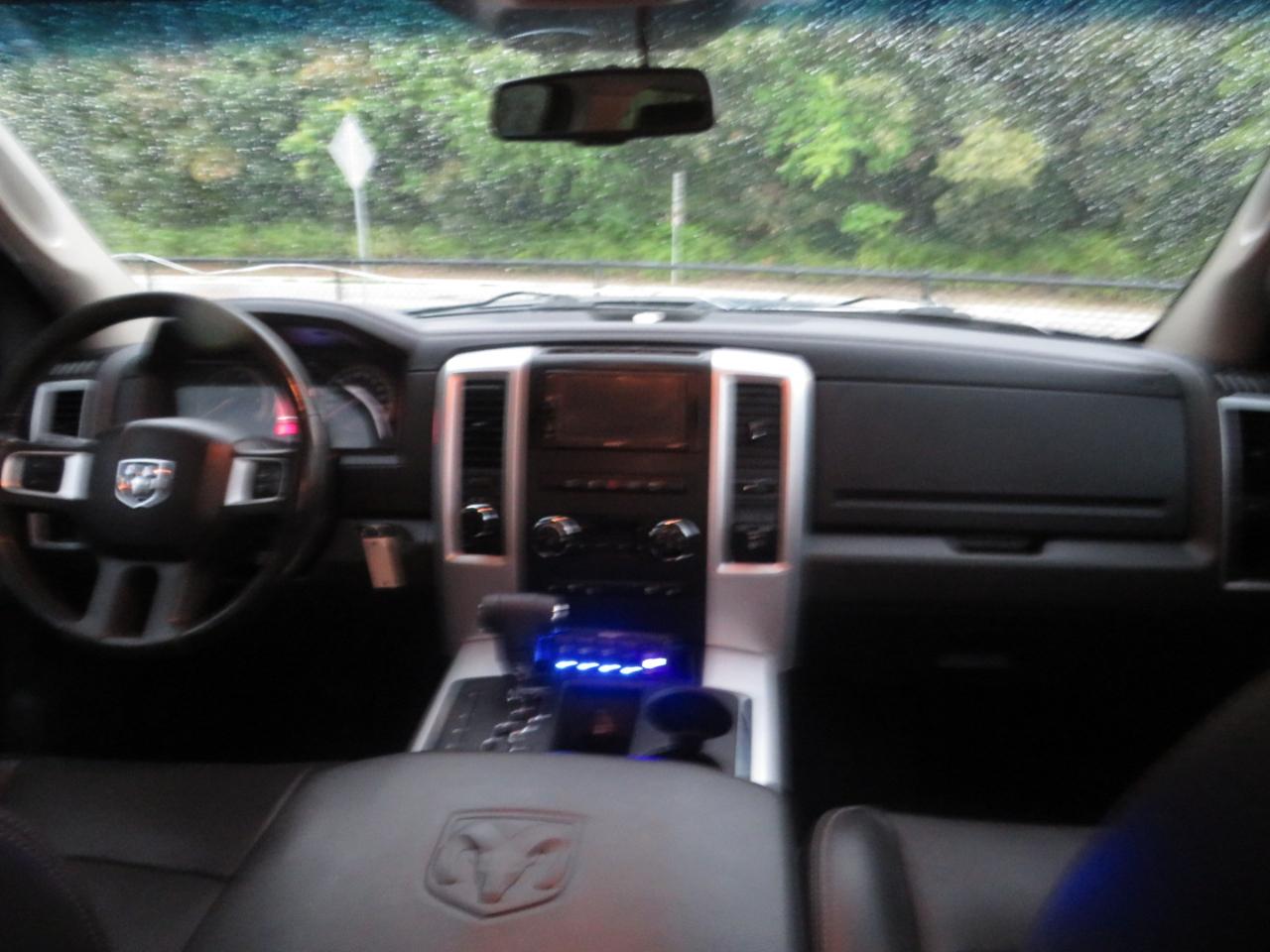 RAM 1500 4WD Crew Cab 140.5" Sport 2011