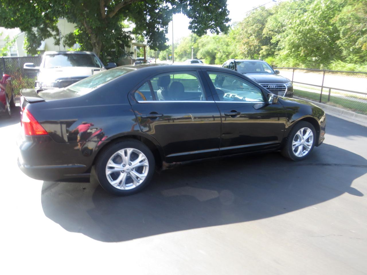 Ford Fusion 4dr Sdn SE FWD 2012