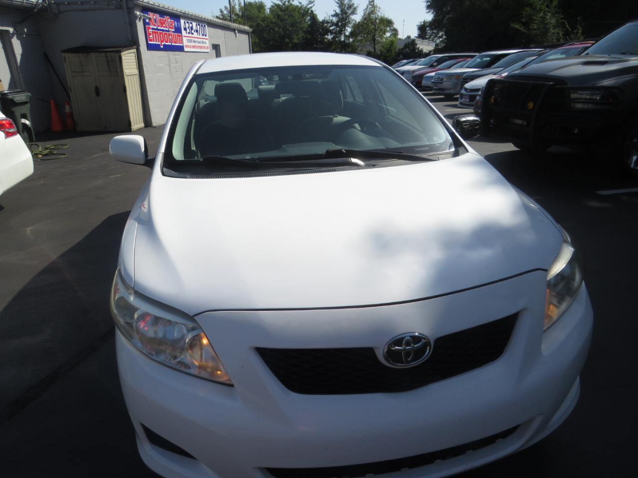 Toyota Corolla 4dr Sdn Man (Natl) 2009