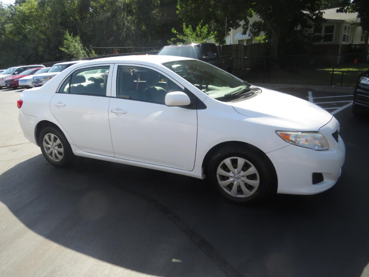 Toyota Corolla 4dr Sdn Man (Natl) 2009