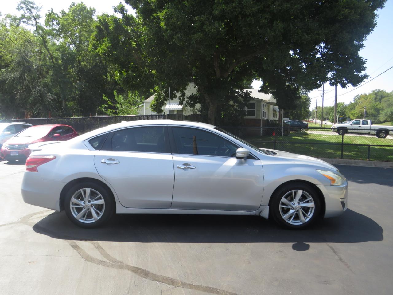Nissan Altima 4dr Sdn I4 2.5 SL 2013